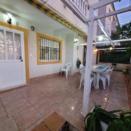 Apartamento Bajo Con Terraza Y Piscina Torrevieja Bagian luar foto