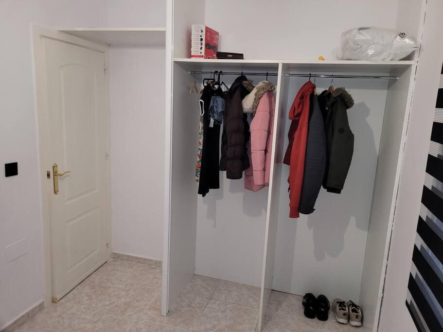Apartamento Bajo Con Terraza Y Piscina Torrevieja Bagian luar foto