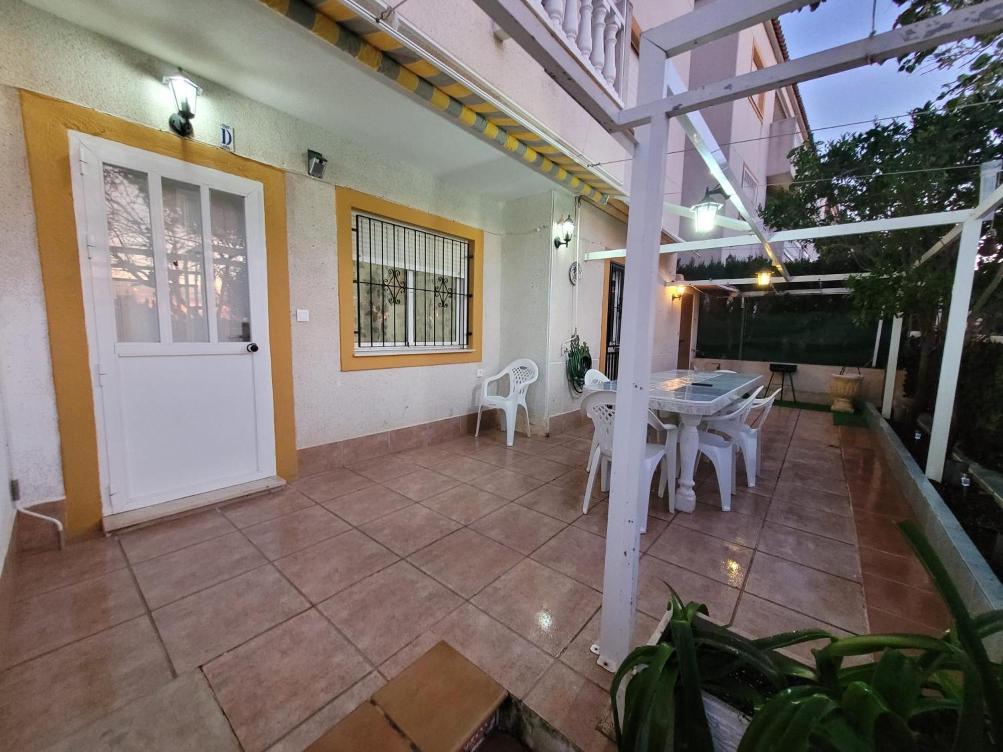 Apartamento Bajo Con Terraza Y Piscina Torrevieja Bagian luar foto